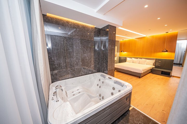 Room 7 of 21
