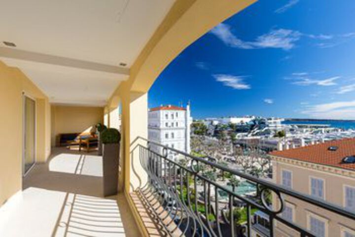 Terrace/Patio 2 of 31