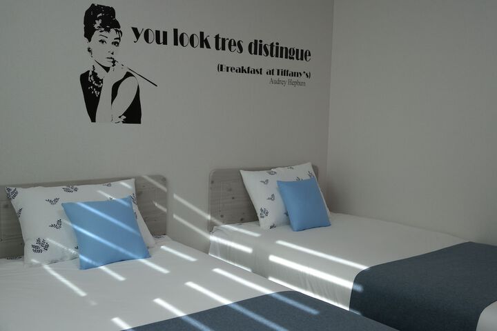 Room 6 of 44