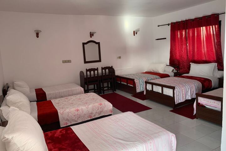 Room 4 of 7