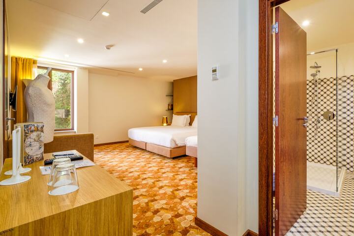 Room 29 of 77