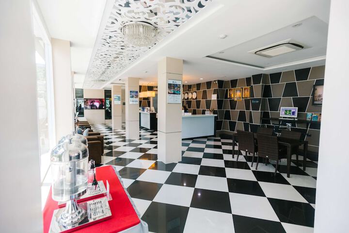 Hotel Lobby