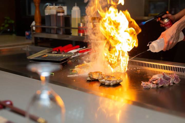 Dining 54 of 65