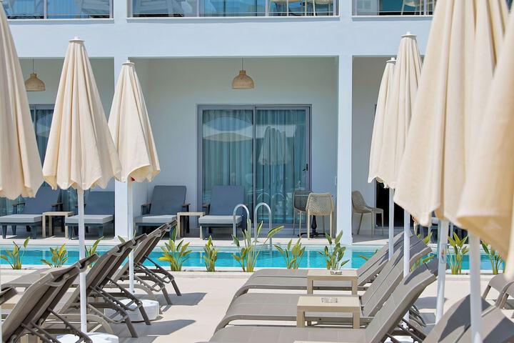 Pool 96 of 185