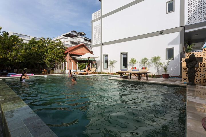 Pool 40 of 67