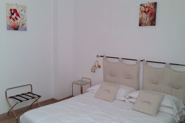 Room 6 of 49