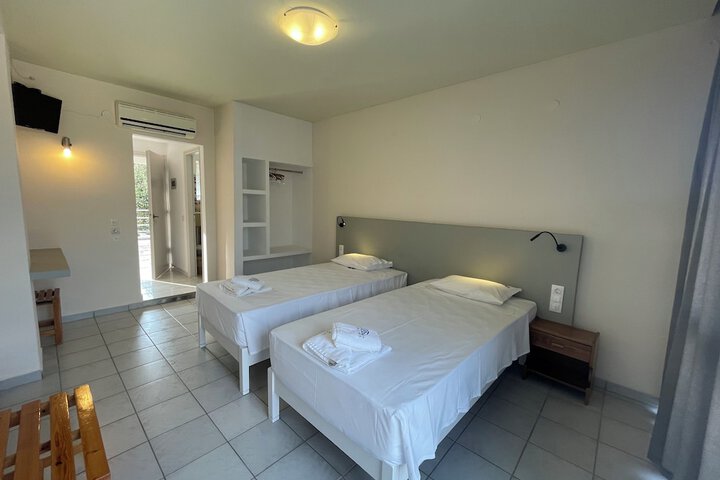 Room 46 of 121