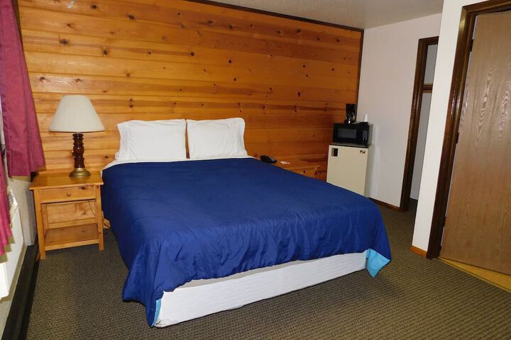 Room 9 of 25