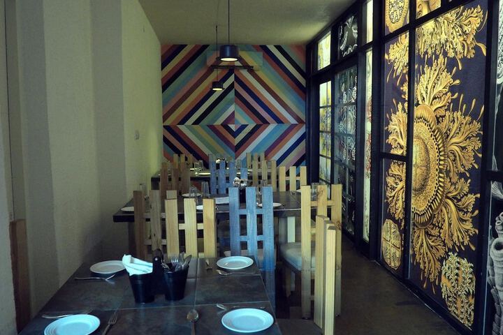 Dining 40 of 76