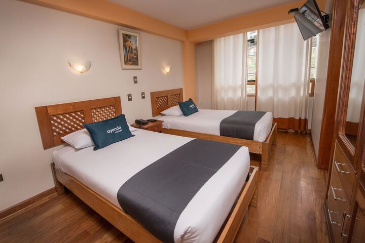 Room 3 of 33