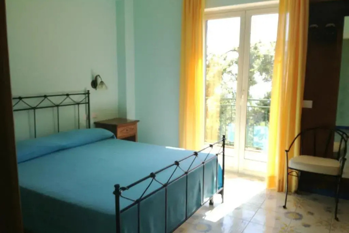 Room 3 of 21