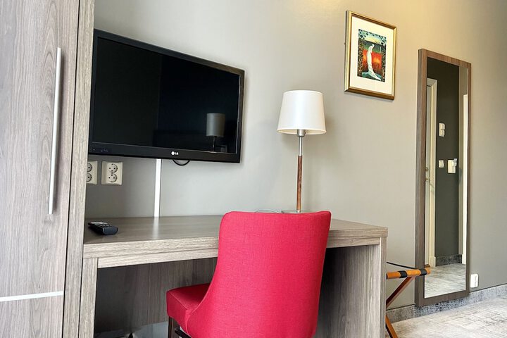 Room 7 of 26