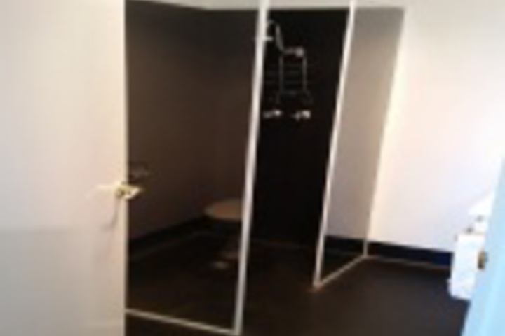 Room 360 of 384