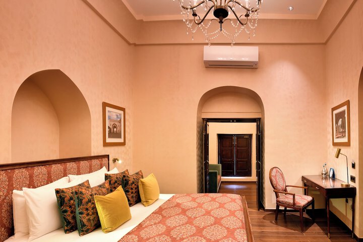 Room 2 of 56