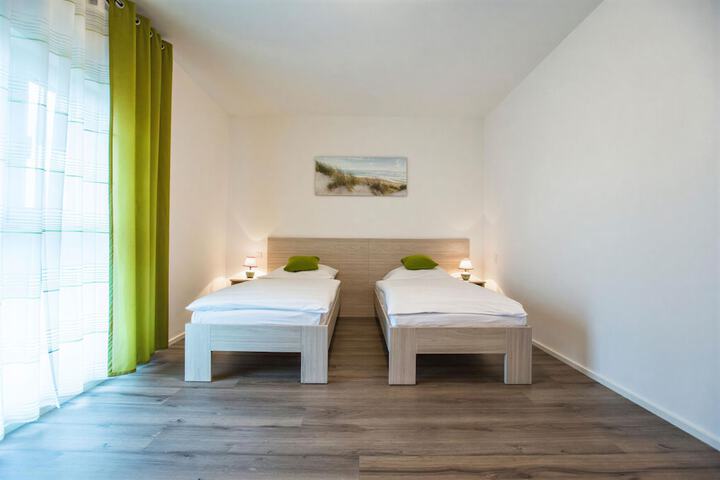 Room 4 of 20