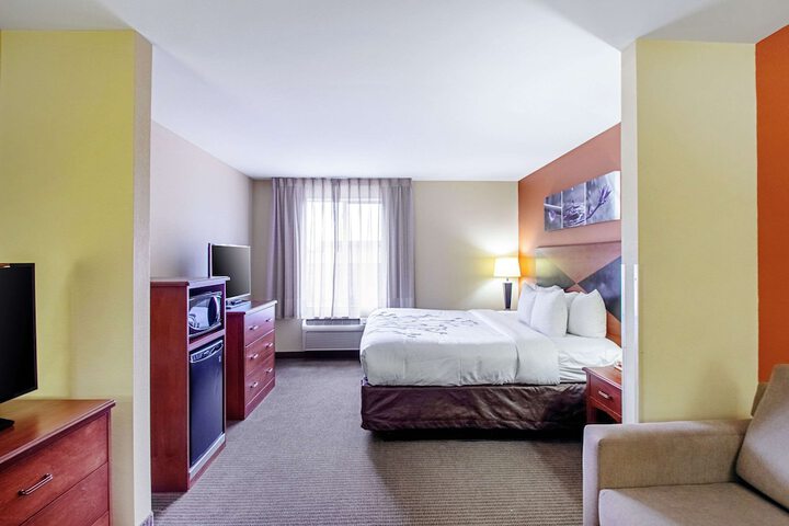 1 King Bed (15 of 15)