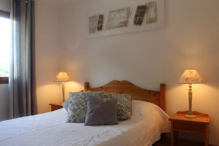 Room 3 of 12