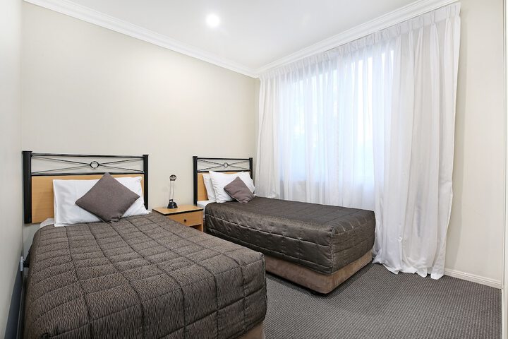 Room 7 of 34