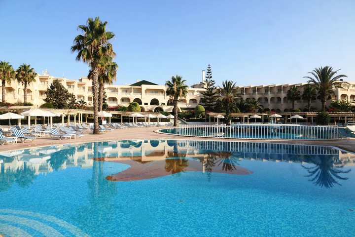 Hotel with Pool