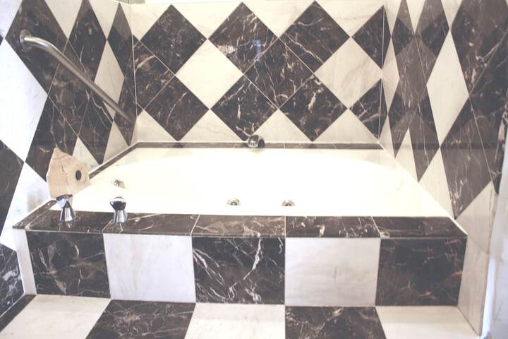 Private spa tub
