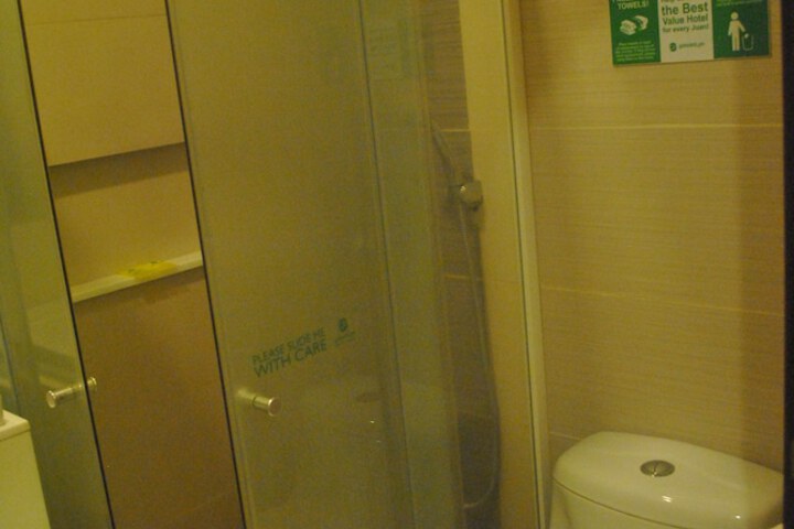 Room 47 of 108