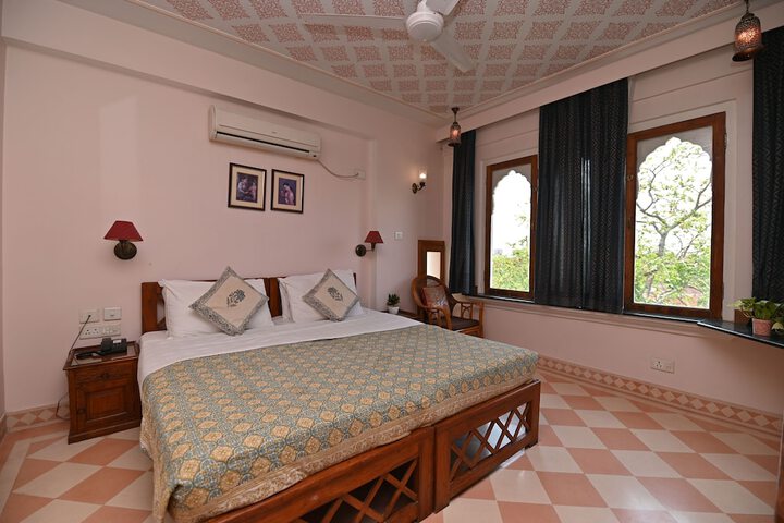 Room 15 of 74
