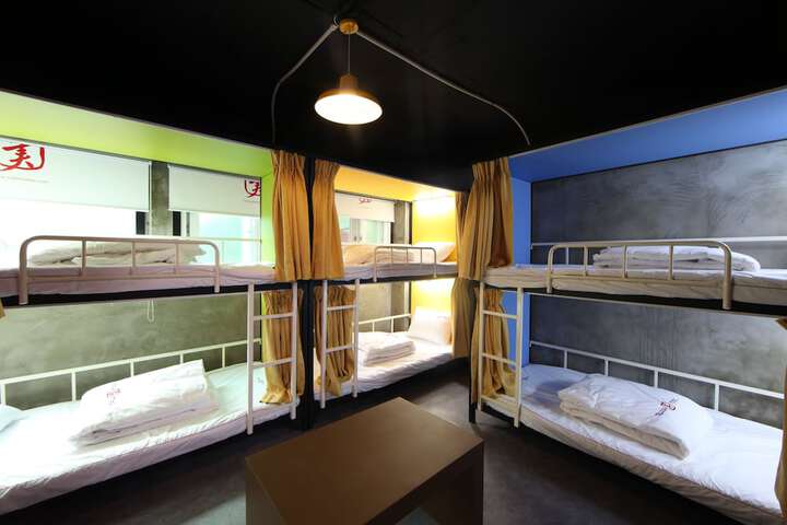 Room 12 of 42