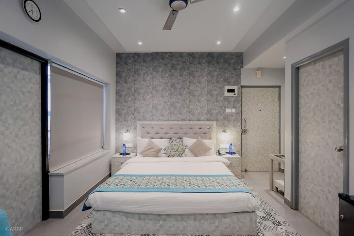 Room 7 of 34