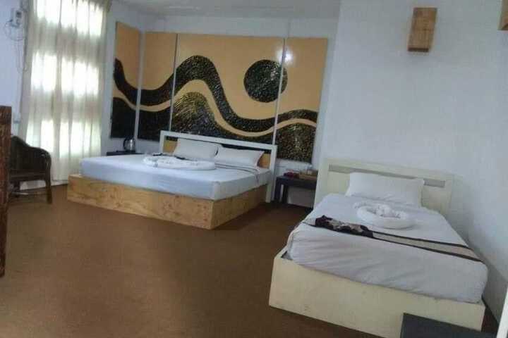 Room 4 of 42