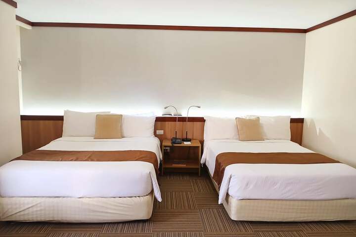 Room 72 of 156