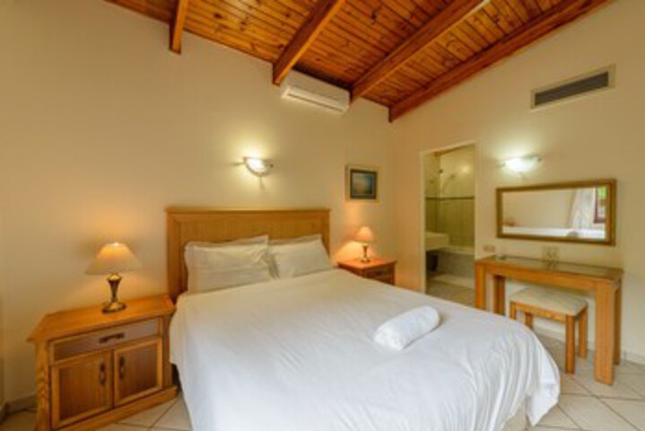 Room 8 of 21