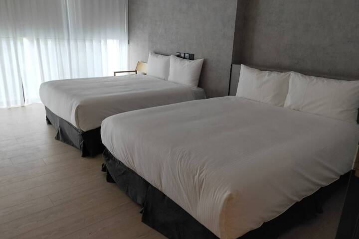 Room 5 of 28