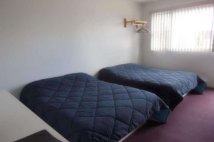 Room 2 of 33