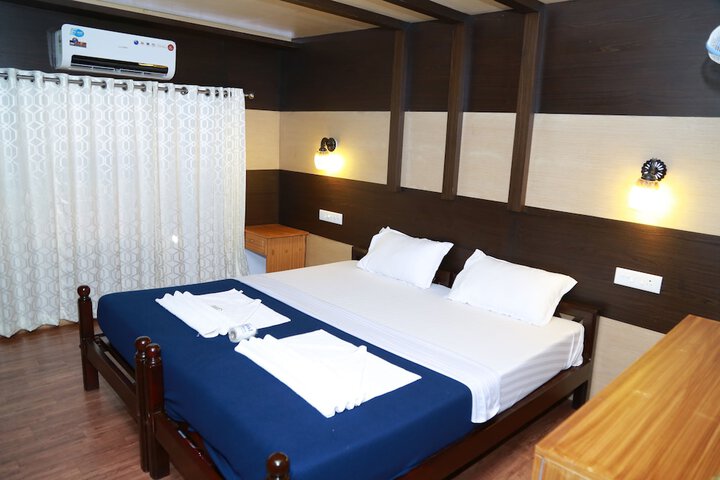 Room 7 of 14
