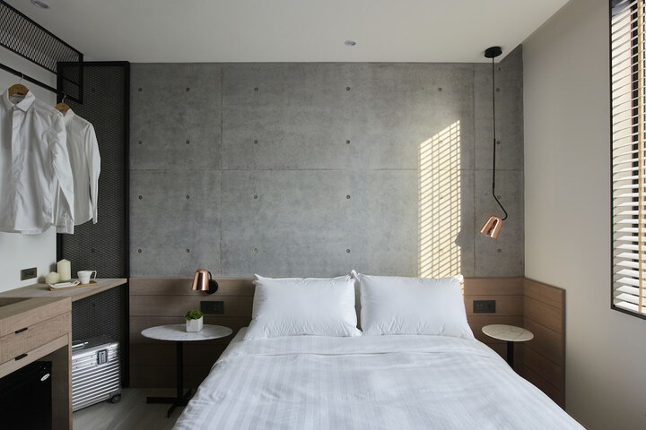 Room 9 of 26