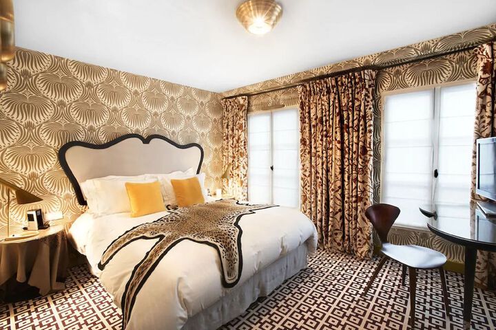 Room 15 of 53