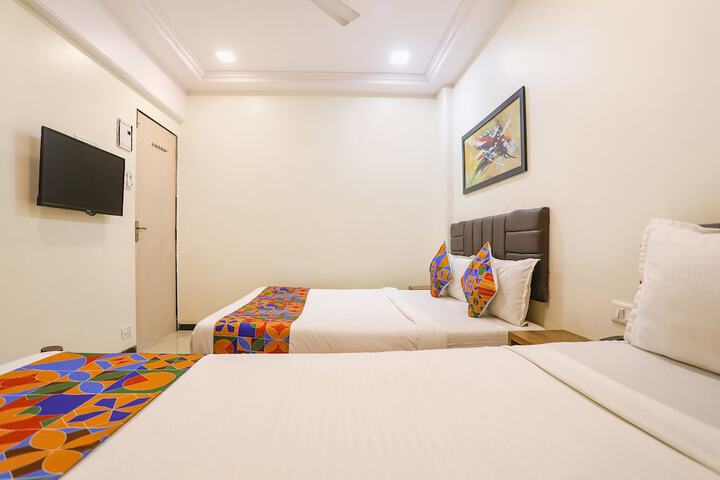 Room 12 of 23