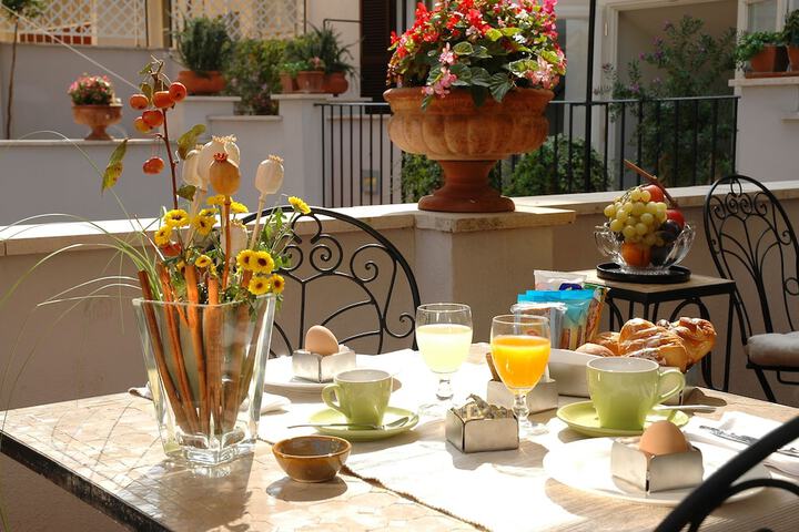 Breakfast/Coffee Service 65 of 82