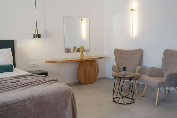 Room 40 of 184