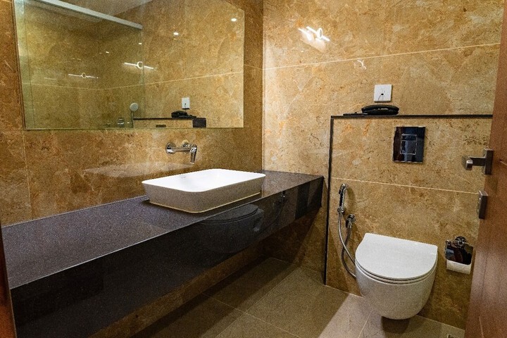 Room 8 of 9
