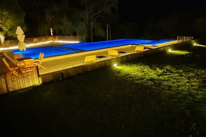 Pool 28 of 51