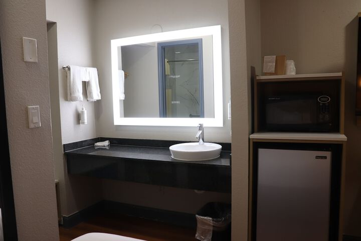 Room 44 of 62