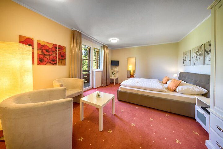 Room 3 of 43
