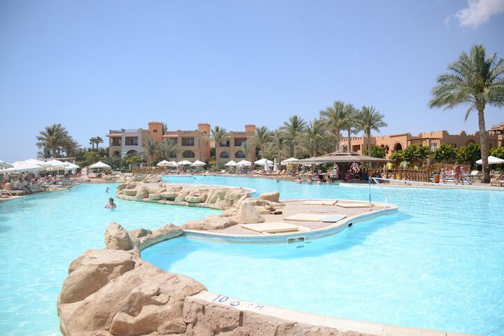 Hotel with Pool