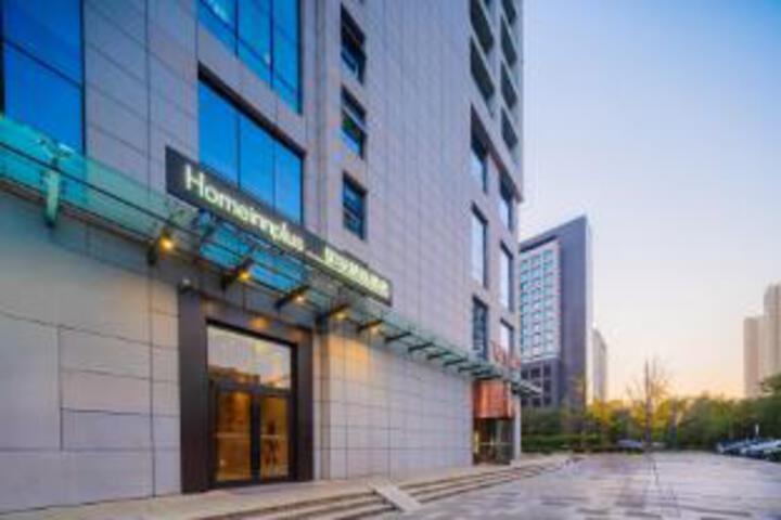 Home Inn Plus Xian High-tech Zone Jinye First Road Zhangba Fourth Road Metro Station