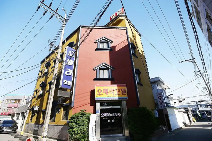 Hotel 8 of 20