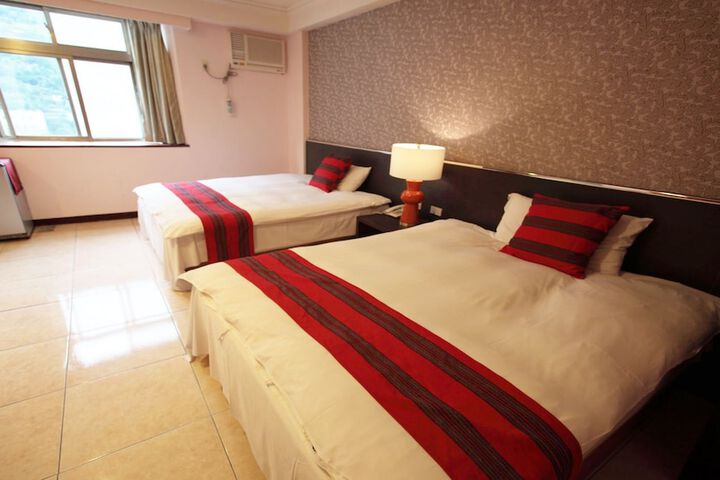 Room 4 of 36