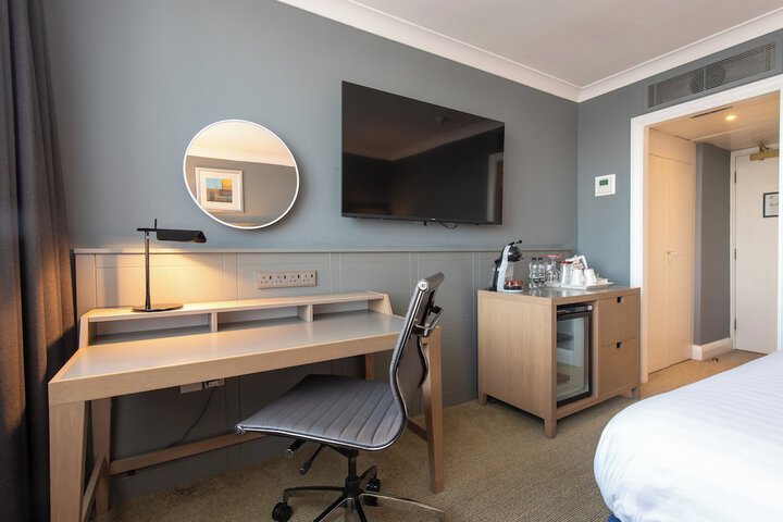 Room 15 of 124
