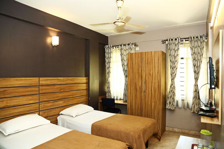 Room 8 of 32