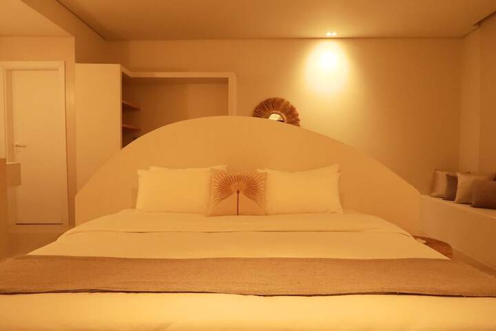 Room 16 of 53